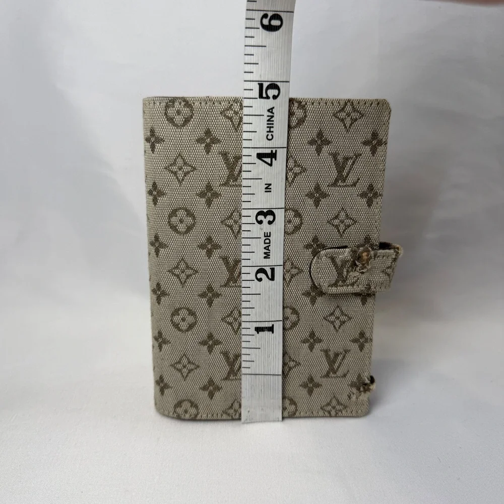 Louis Vuitton excellent pre